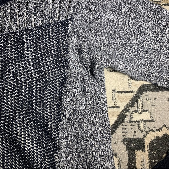 Blue & White Knit Sweater - Picture 4 of 5